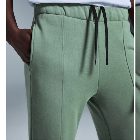 NWT On Running Women's Club Pants, large - Picture 4 of 9